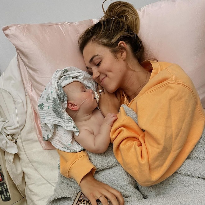 Pregnant Sadie Robertson Hospitalized After Early Contractions
